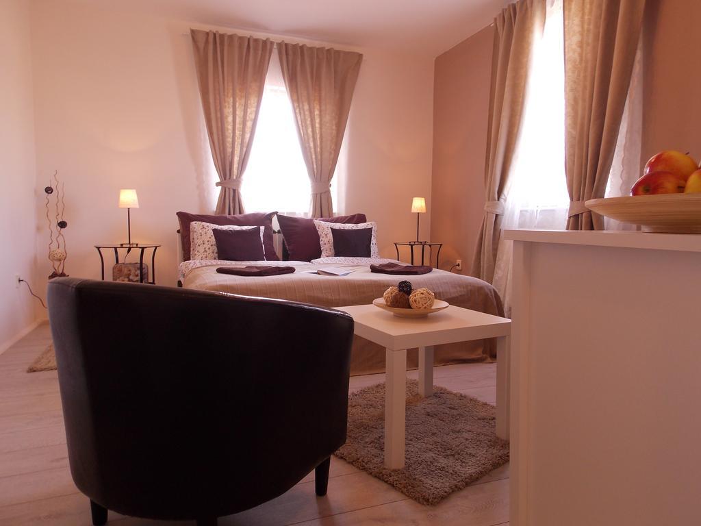 באלאטונפורד Eden Villa Apartmanhaz מראה חיצוני תמונה