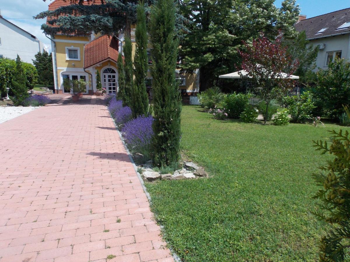באלאטונפורד Eden Villa Apartmanhaz מראה חיצוני תמונה