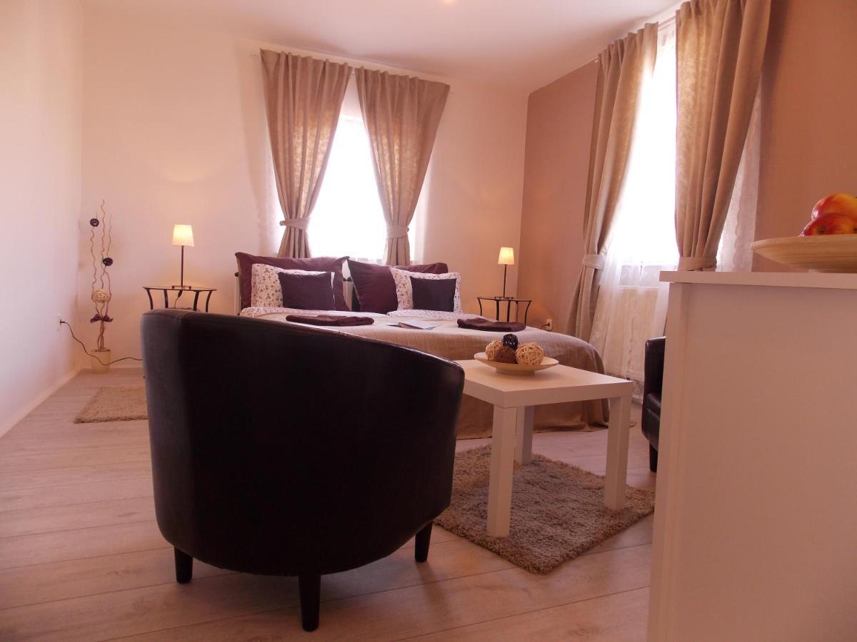 באלאטונפורד Eden Villa Apartmanhaz מראה חיצוני תמונה