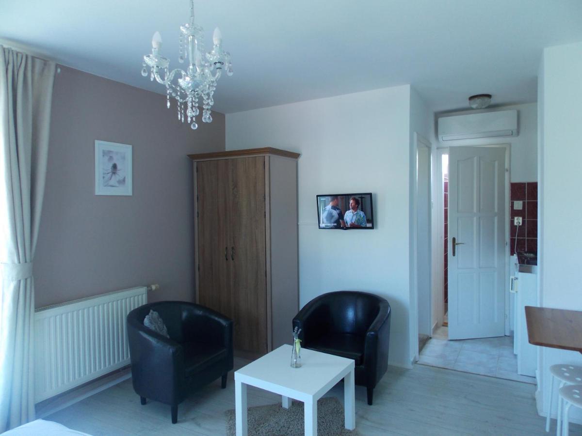 באלאטונפורד Eden Villa Apartmanhaz מראה חיצוני תמונה