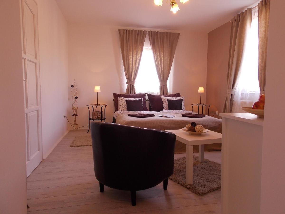 באלאטונפורד Eden Villa Apartmanhaz מראה חיצוני תמונה