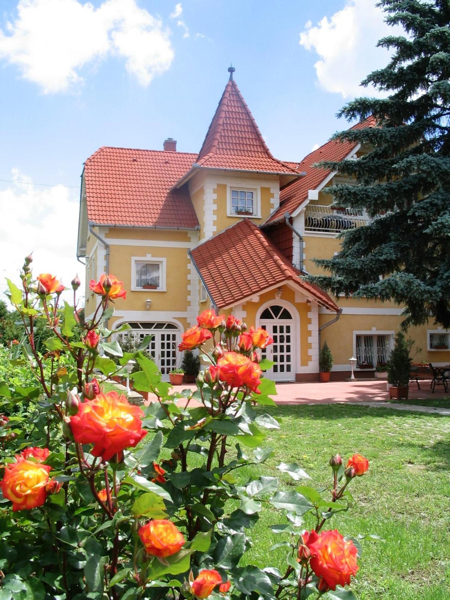 באלאטונפורד Eden Villa Apartmanhaz מראה חיצוני תמונה