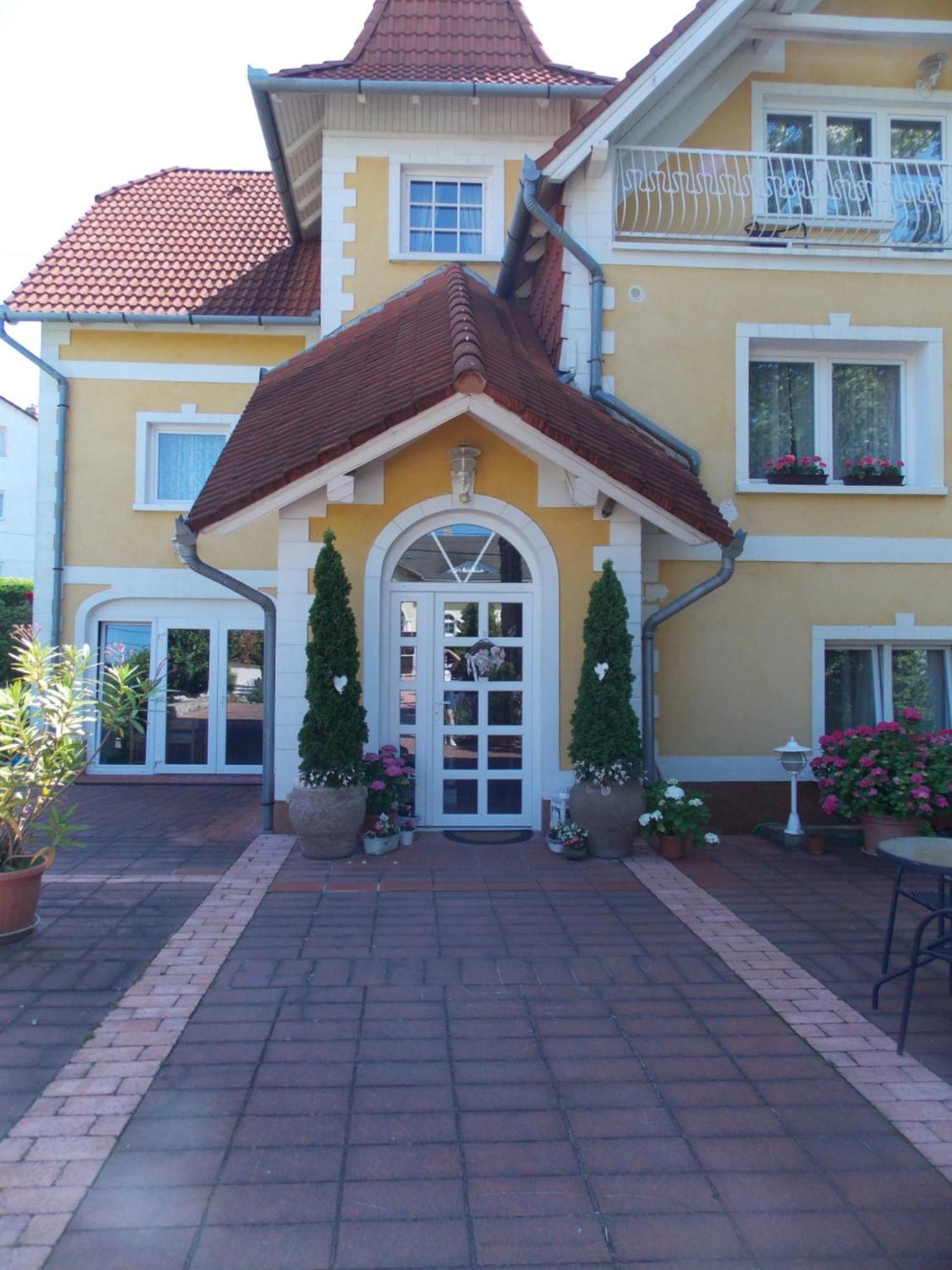 באלאטונפורד Eden Villa Apartmanhaz מראה חיצוני תמונה