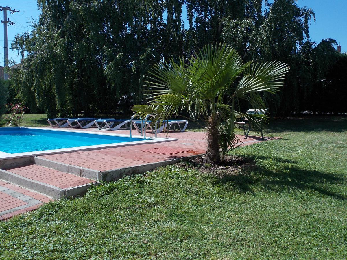 באלאטונפורד Eden Villa Apartmanhaz מראה חיצוני תמונה
