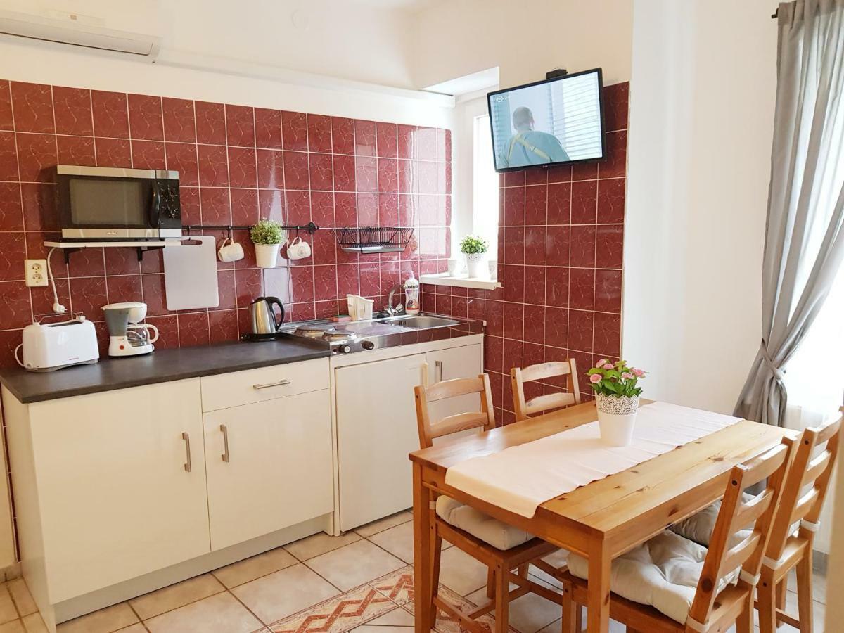 באלאטונפורד Eden Villa Apartmanhaz מראה חיצוני תמונה