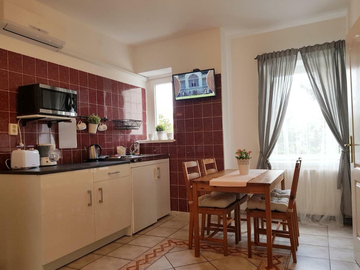 באלאטונפורד Eden Villa Apartmanhaz מראה חיצוני תמונה