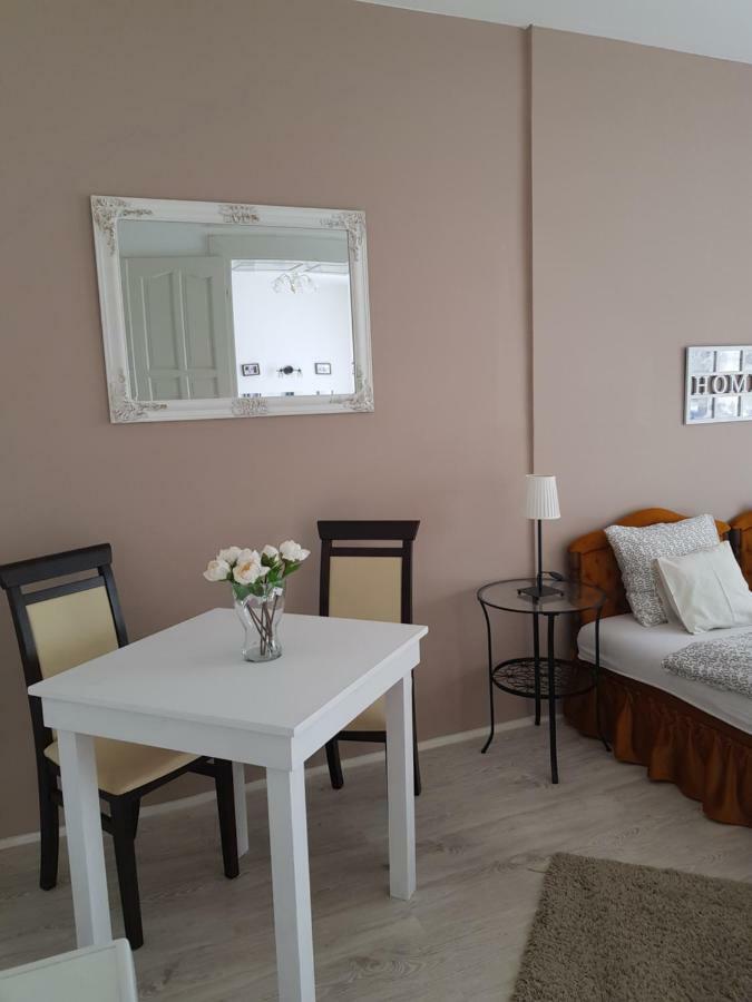 באלאטונפורד Eden Villa Apartmanhaz מראה חיצוני תמונה
