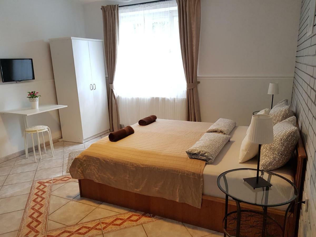 באלאטונפורד Eden Villa Apartmanhaz מראה חיצוני תמונה